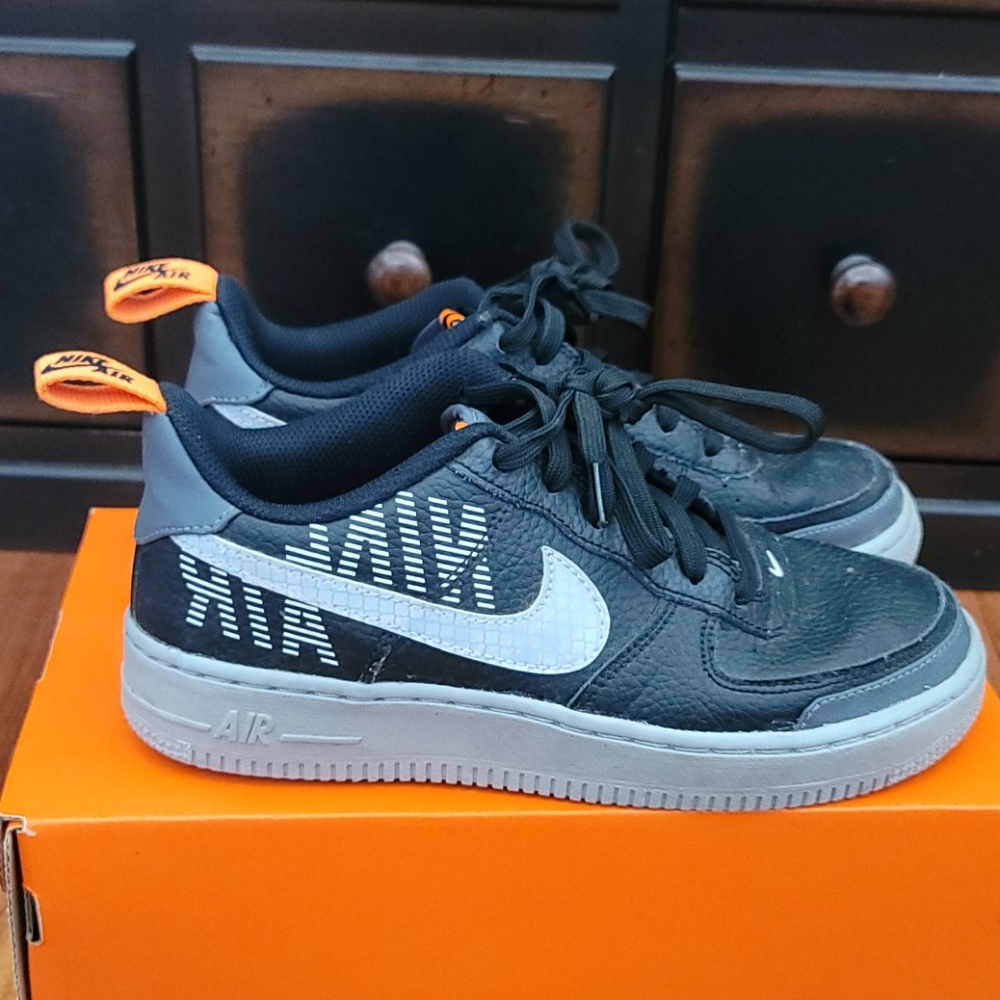 Nike Air force LV8 2 big kids 5Y